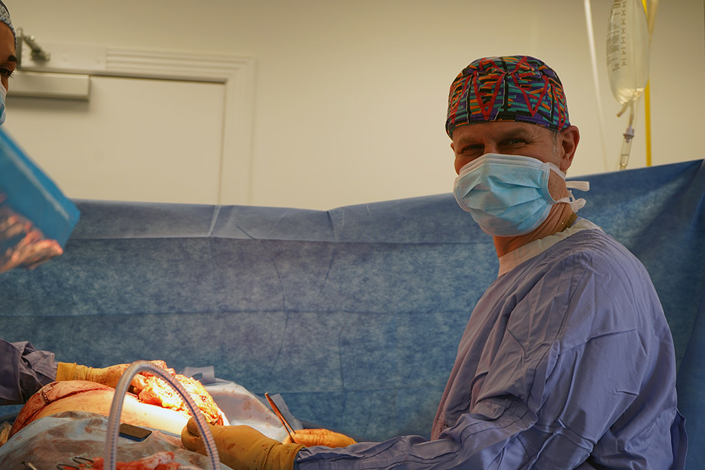 Pourquoi le Dr Edouard Coeugniet est l'un des Meilleurs Chirurgiens Plasticiens à Montréal